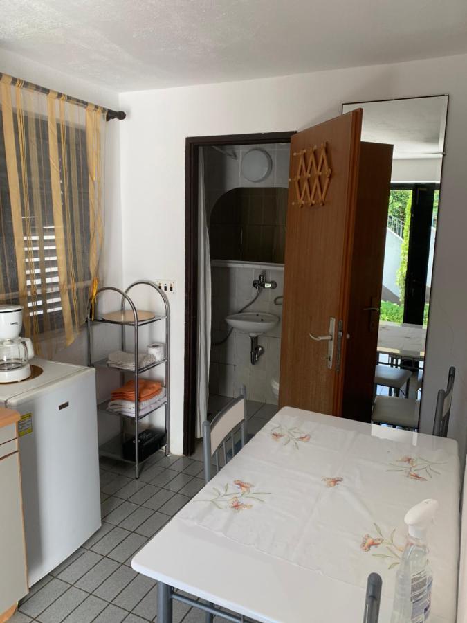Apartments Peace&Love Baska  Bagian luar foto